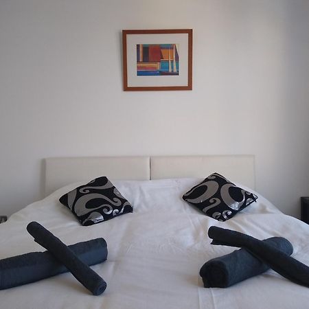Room In Luxurious Penthouse Apartment London Kültér fotó